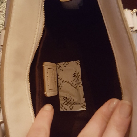 Authentic Coach purse - Picture 3 of 4